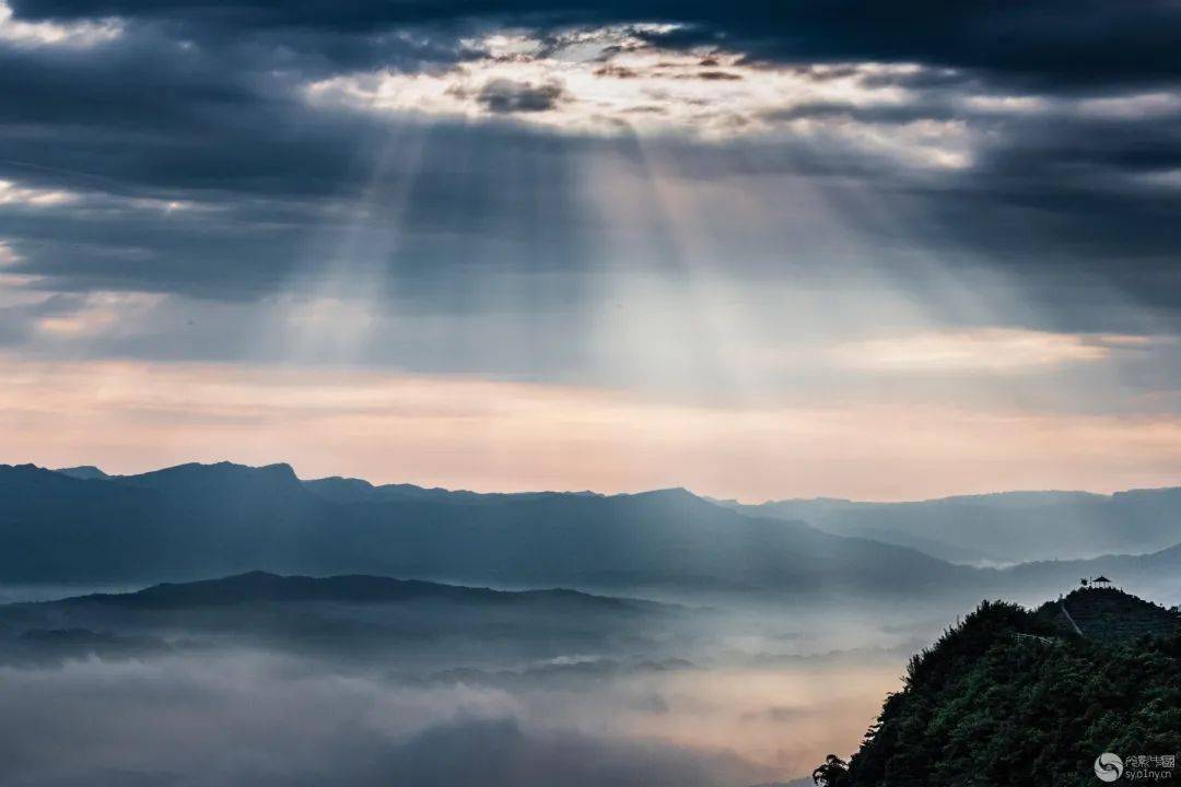 光影中国6月22日图片精选_八女投江