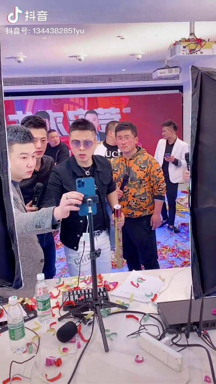 胜仔(3月5日决战孤岛求生) 团队真的很专业,涛哥也在努力的学习做改变