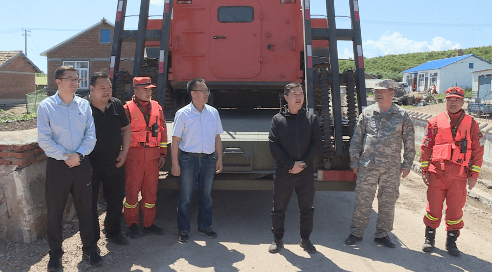 国家应急管理部防汛抗旱工作组到莫旗检查指导防汛抗洪工作