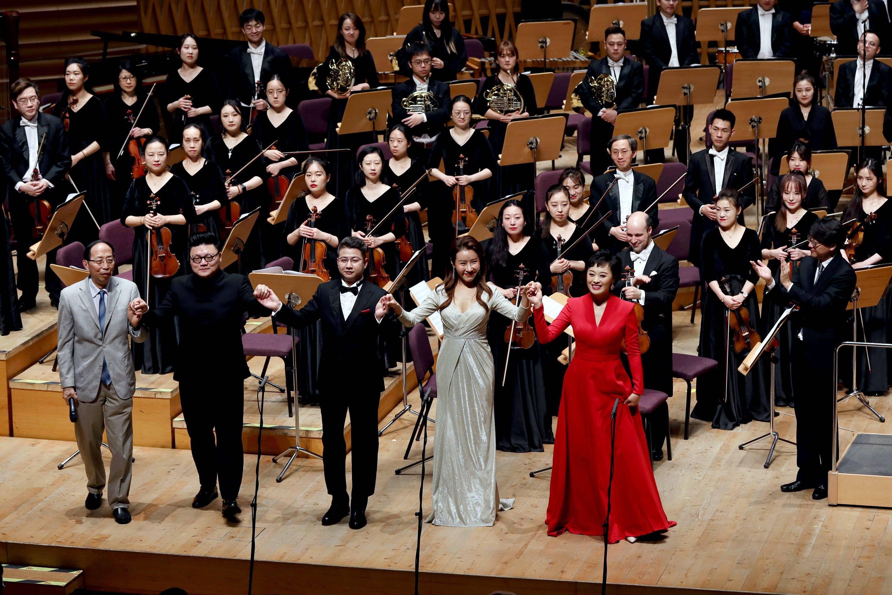 三个月六场演出六部新作,上海爱乐"红色情怀"愈演愈浓