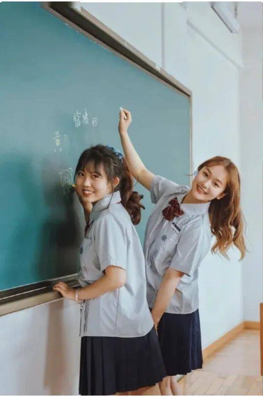 广州靓女仔拍毕业照指南这样拍分分钟称霸朋友圈