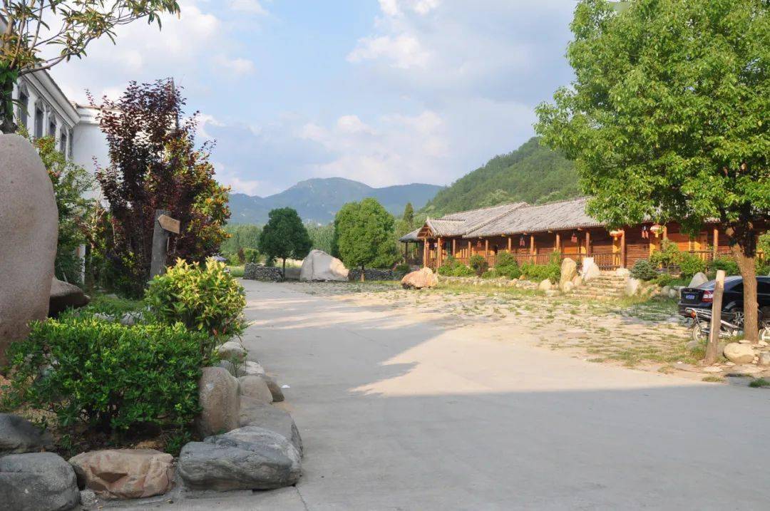 67岳西县睡佛山温泉度假村餐厅招租公告!