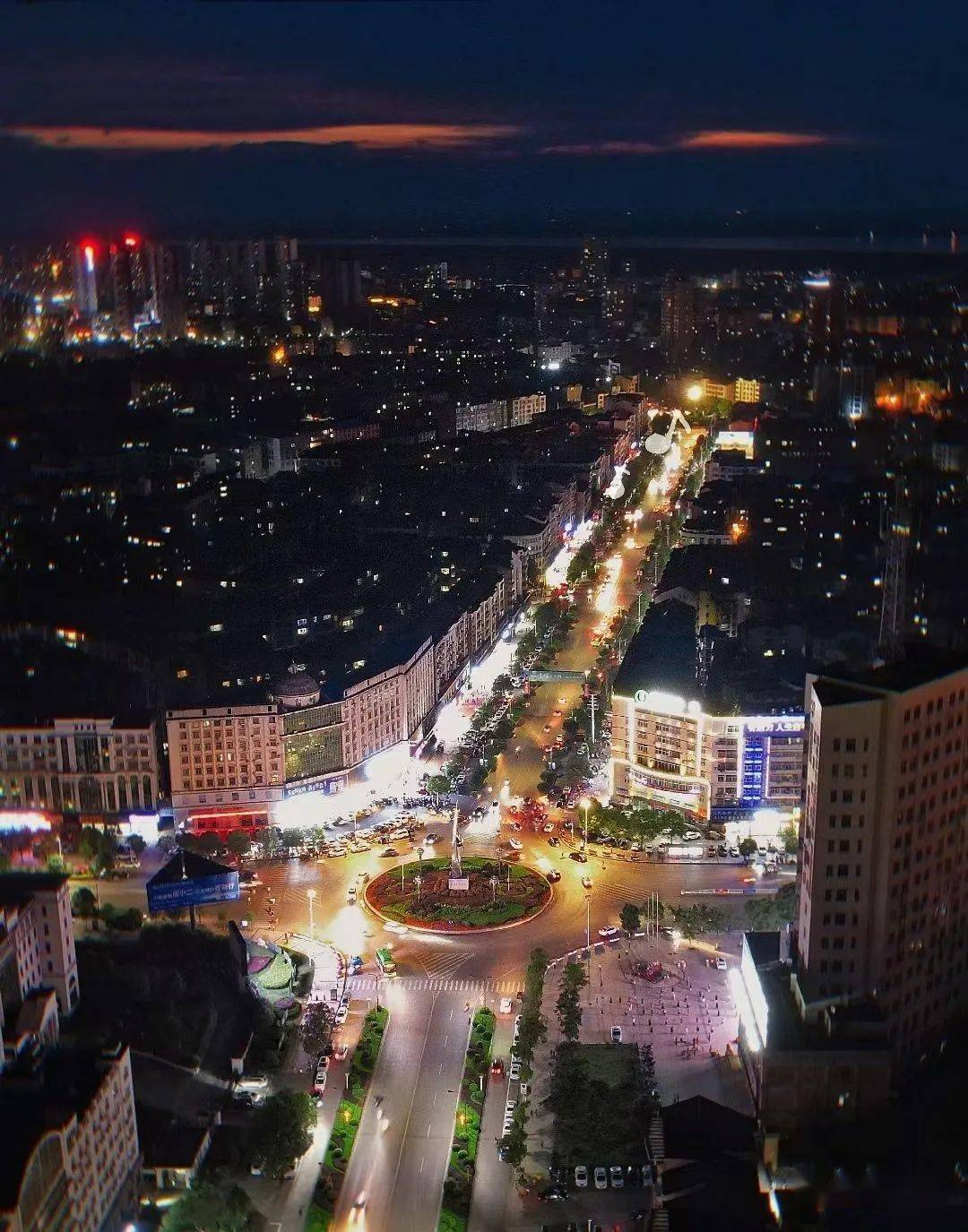 航拍嘉鱼,带你见识嘉鱼别样的夜!