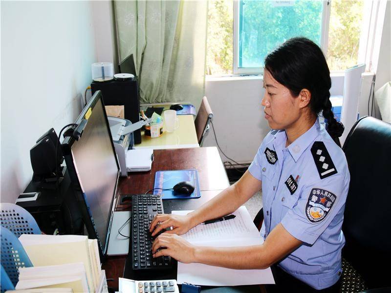 用忠诚与坚守书写家国情怀