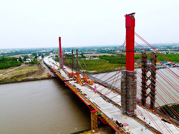 泖港大桥通车:主桥色调为中国红,老桥曾是上海斜拉桥之母