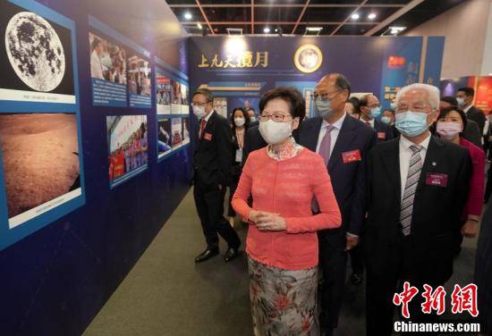 香江|“时代精神耀香江”之百年中国科学家主题展开幕