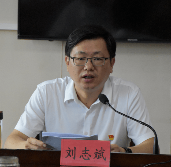 刘志斌副市长为市生态环境局党员干部上党课