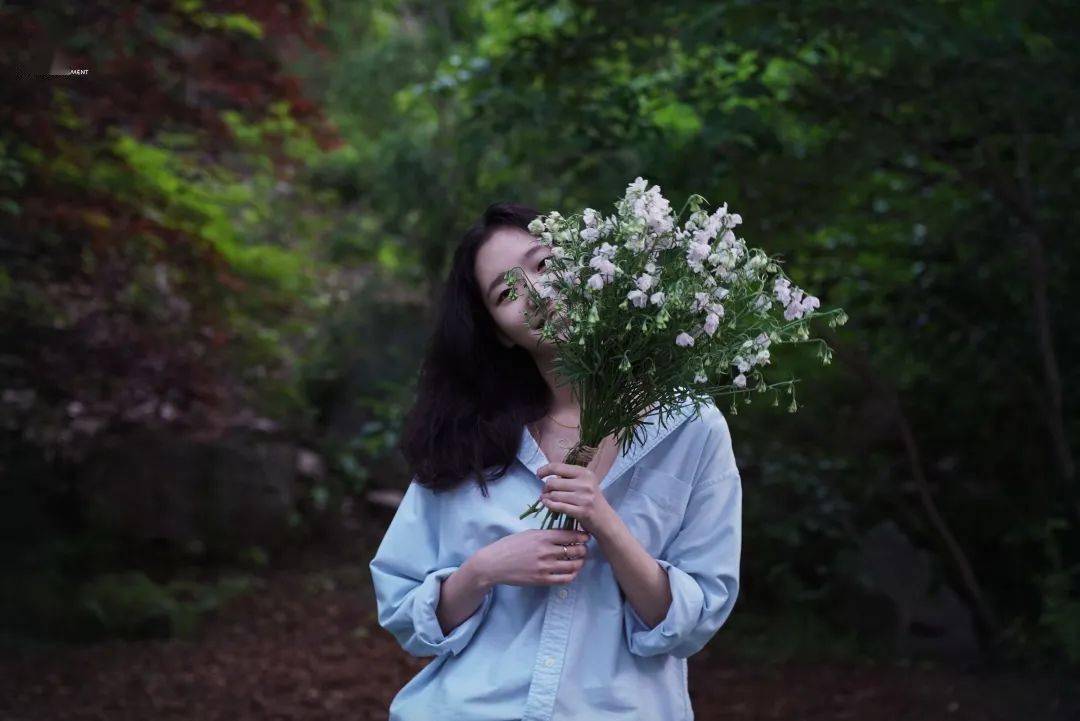 茶系女生2021公认的美女类型茶系穿搭今年也很火