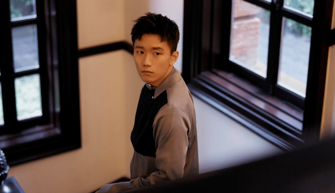 这个沃顿最帅富二代,比你幸运还比你努力_张康阳