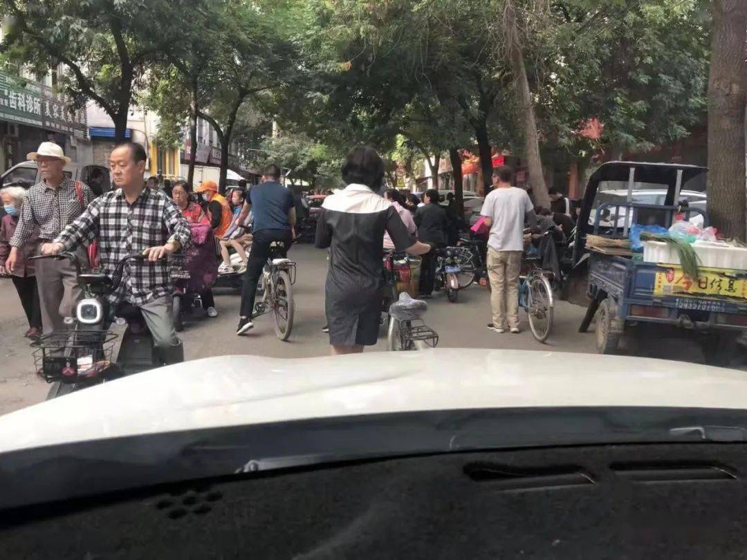 山西临汾:兵站路拥堵严重,市民呼吁快整治!