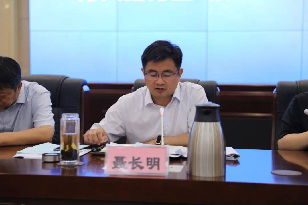 市委书记聂长明强调,要树立"项目为王"的工作理念,做大做强食品饮料及