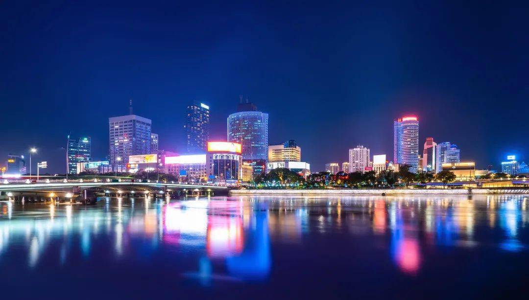 且大剧院,绿地中心,财富中心,北仑中心广场,镇海新城核心区会共同参与