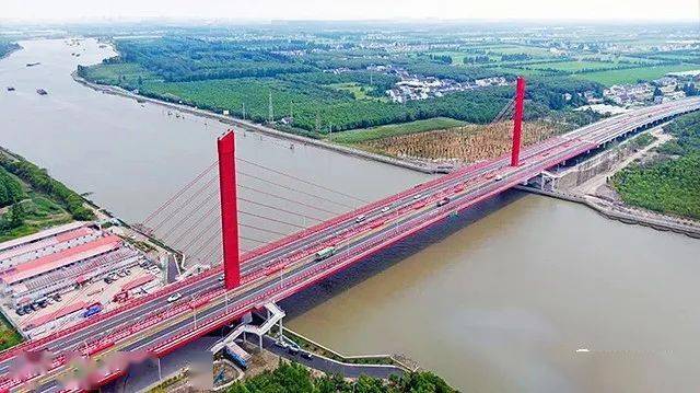 调顺跨海大桥通车合江长江公路大桥建成通车深中通道海上首片混凝土箱