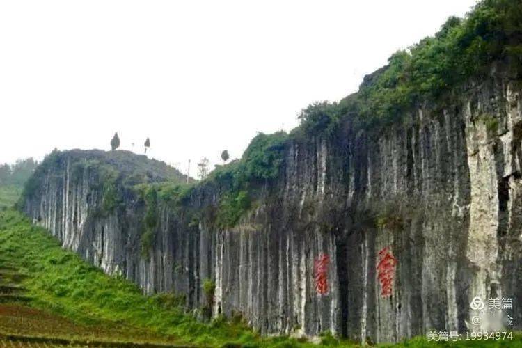 银狮洞银狮洞位于黄都镇丝绵七柱山脚下,是一大型溶洞,该洞神秘又神奇