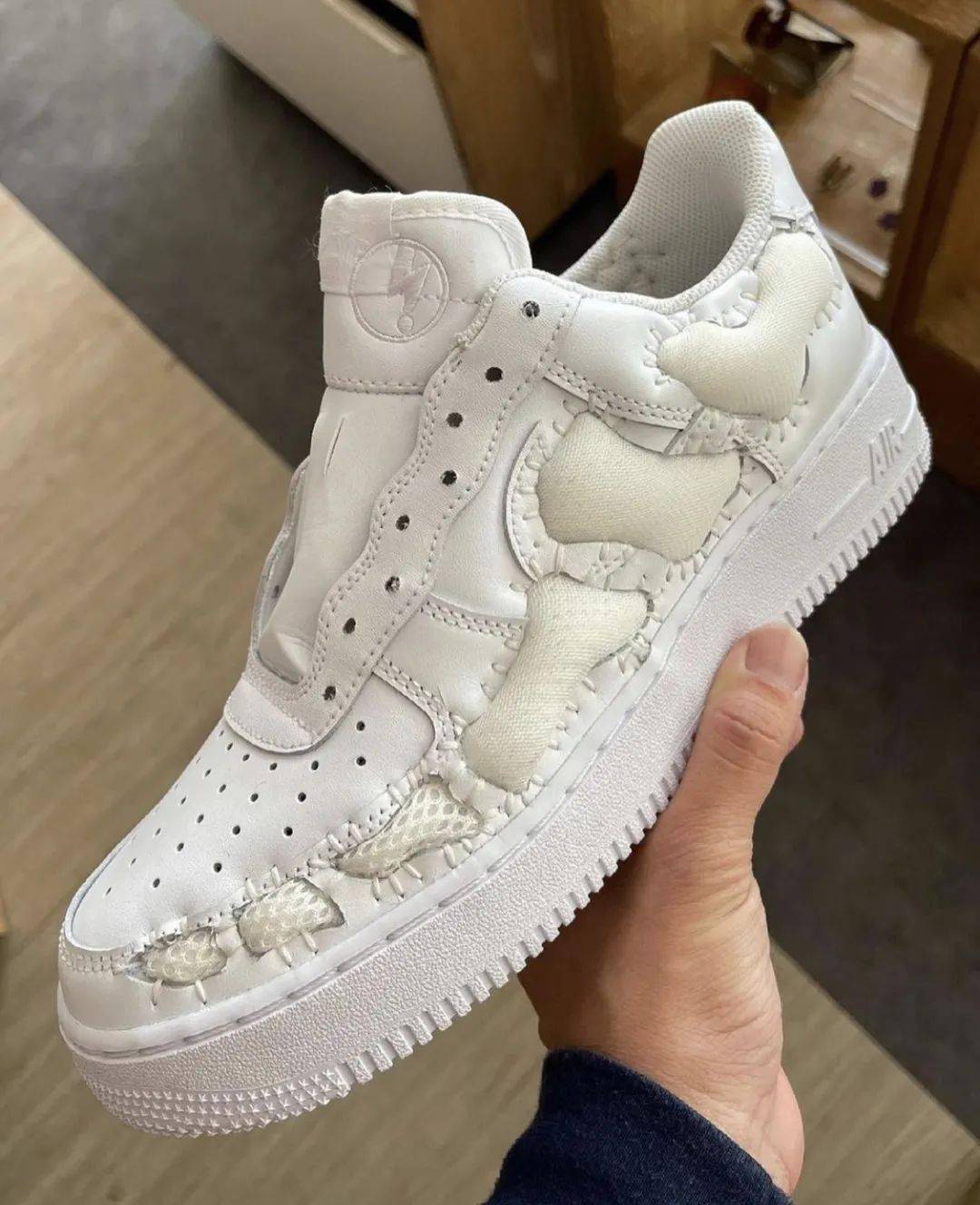 万圣节af1amiri骨头鞋都不过瘾是吧?那这双味儿足不足?