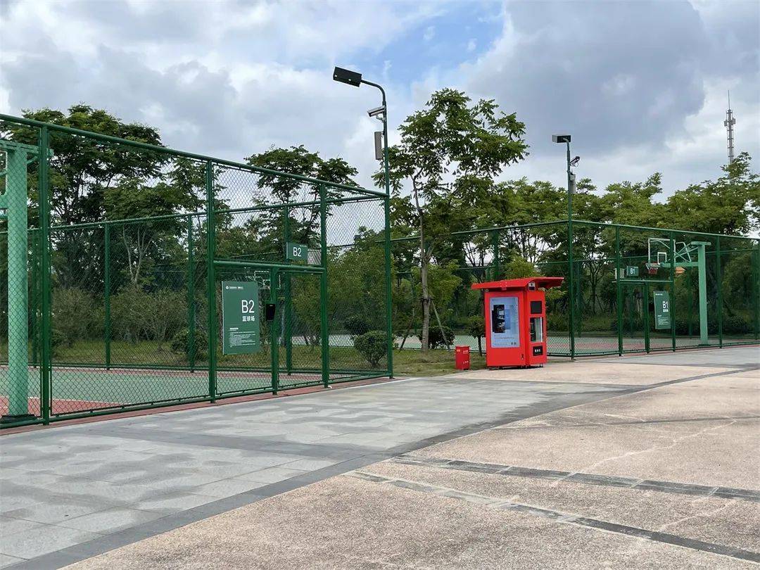 拥有4片球场总面积约78万㎡的森兰绿地绿洲公园免费开放