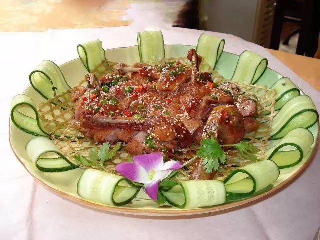 过桥大排牛腩山药糯米排骨野山椒爆猪肚香烤乳牛排工艺菜寿司拼三文鱼