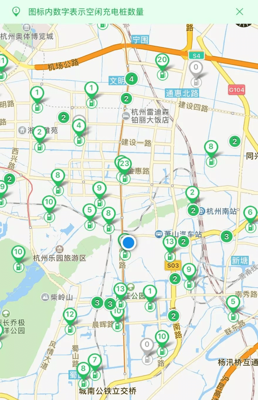 攻坚要求和杭州市任务,今年我区将建成至少400个新能源汽车公用充电桩