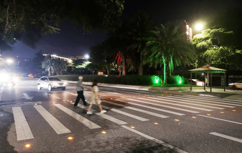 会发光的斑马线来了!