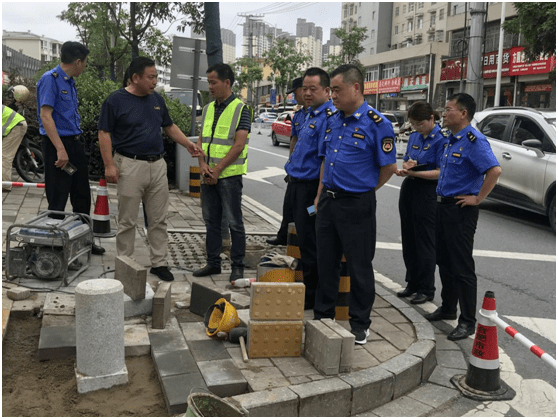 李品调研市城管局创城工作