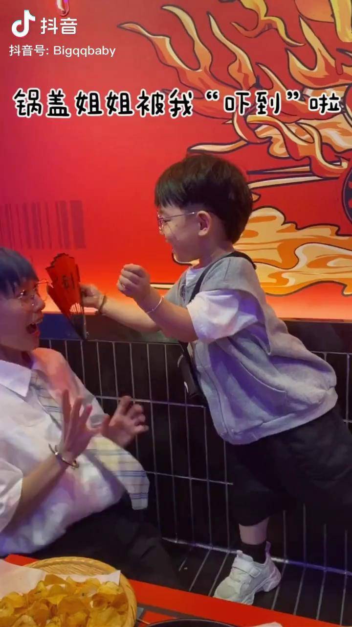 锅盖wer爆胎草莓粥张馨文终于见到了喜欢好久的姐姐嗯你们自拍怎么不