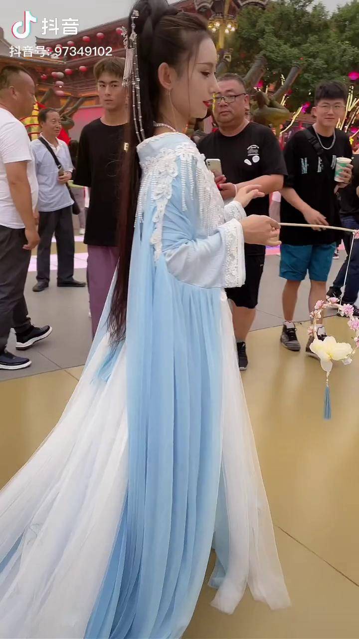 今天又被贬下凡说我凡尘未了大唐不夜城千艺