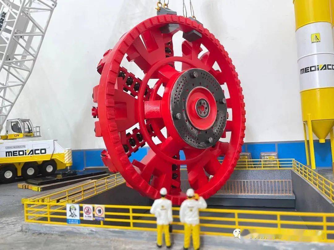 无限工坊场景再造利勃海尔lg1750mediaco吊装盾构机刀盘