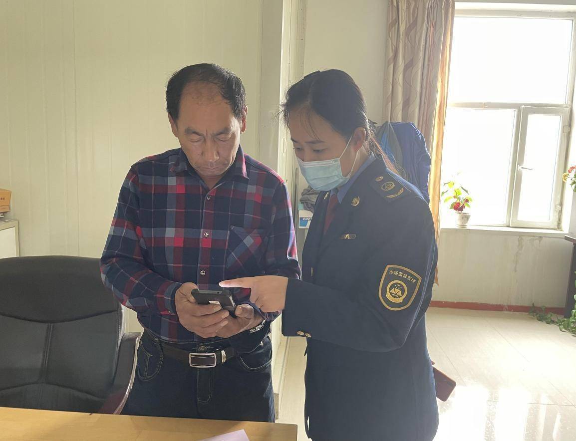 我局将继续开展"食安员"抽考工作,以企业覆盖率100%,企业合格率100%