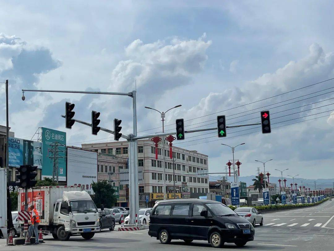 通知!开平325国道这个路口安装红绿灯