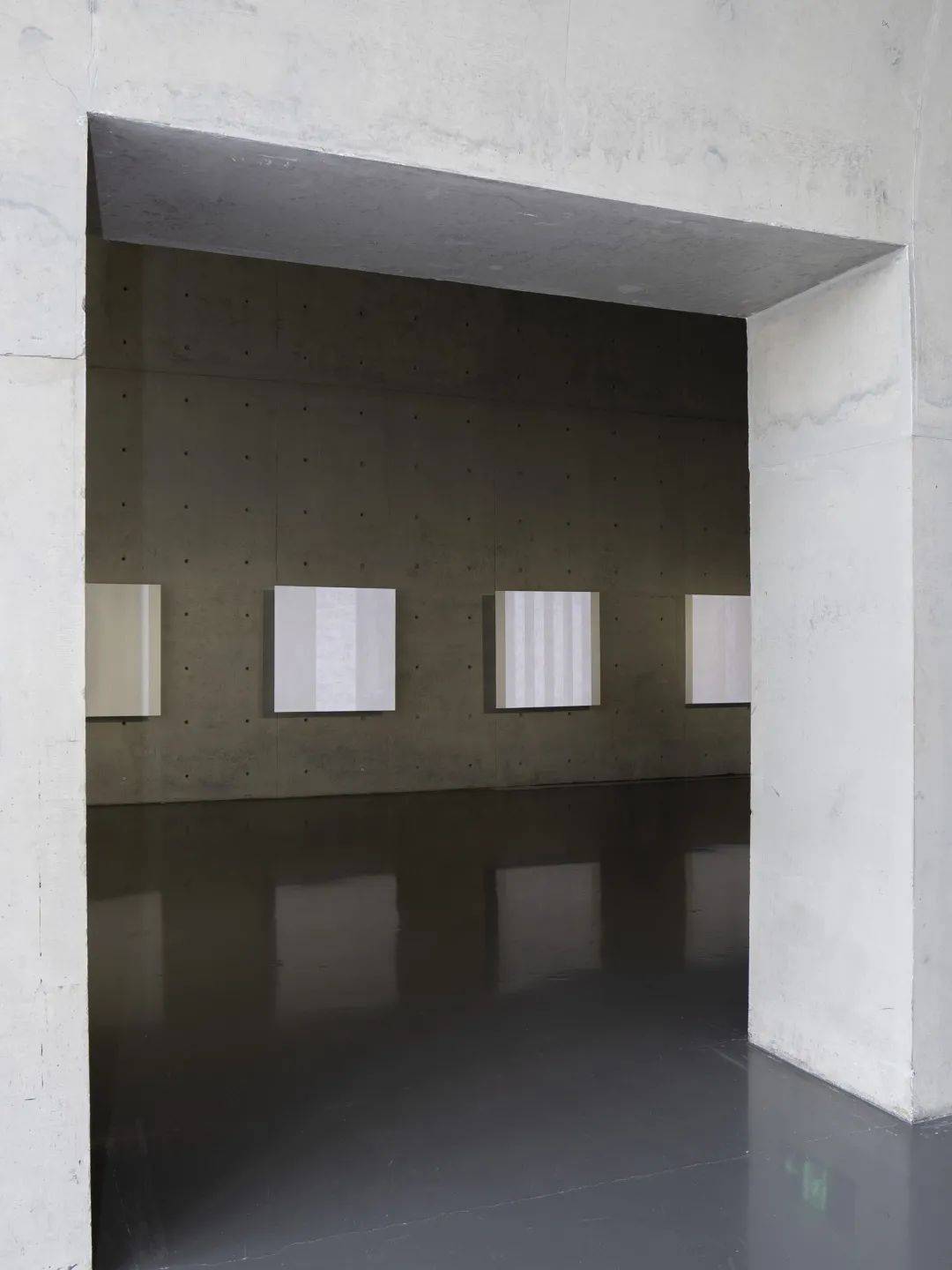 无题|玛丽·阔思亚洲首场美术馆个展开幕，艺术家以光作画