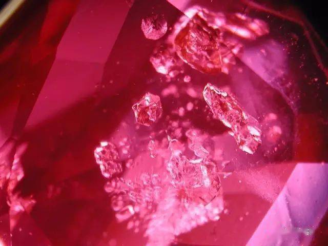 红宝石的产地与血统缅甸与莫桑比克