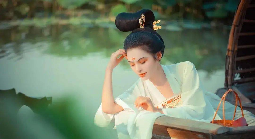 又见一"莲"幽梦~秦皇岛百亩莲花终于睡醒啦~错过就要等一年