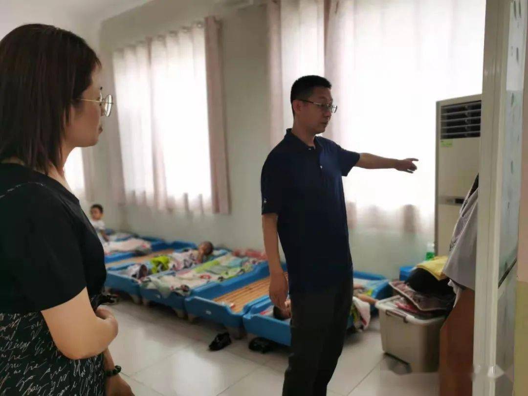 要求|安国市应急管理局局长王彬带队对安国市第四幼儿园?进行安全工作检查