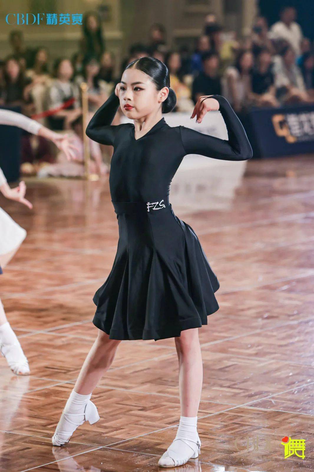 所以不要一直做那个被动的人,毕竟,你是因为喜欢才选择舞蹈的啊!