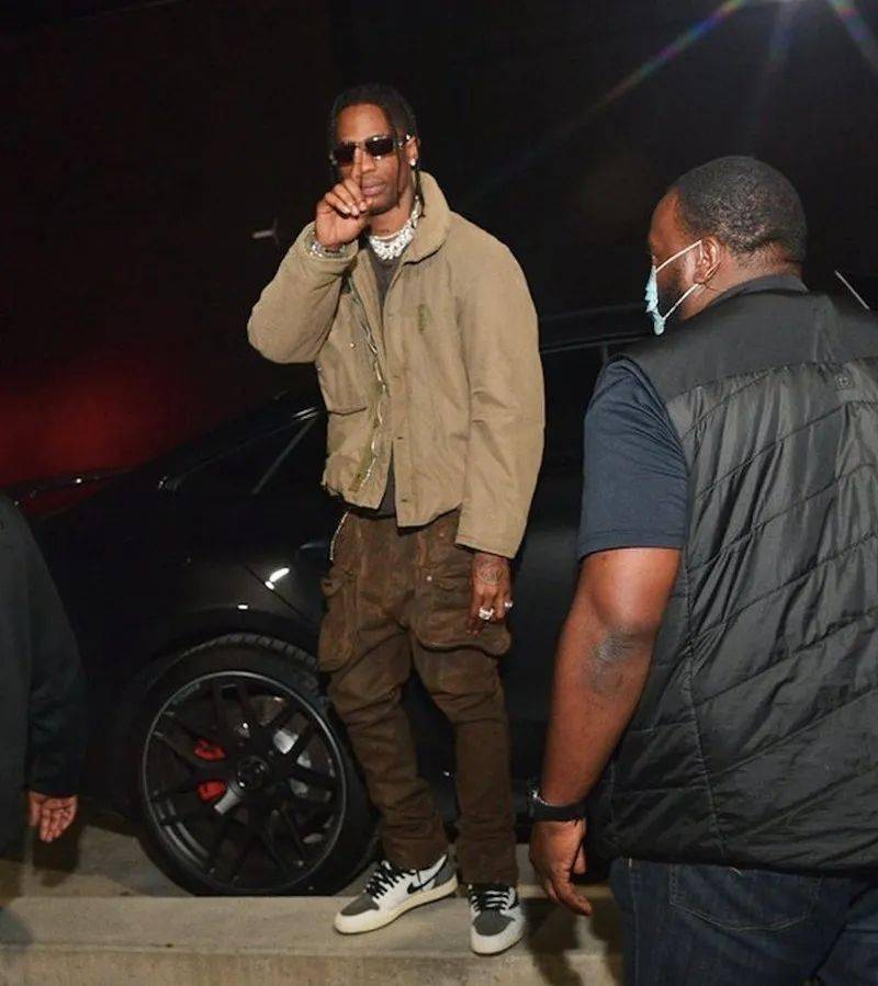 Cactus|Travis Scott 上脚新配色反勾 AJ1！不是闪电联名！