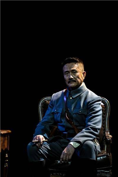 别来无恙董建昌电视剧版人间正道是沧桑的配角怎样挑起话剧版的大梁