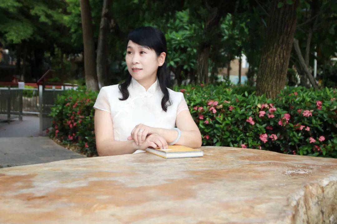 不断为乡村教育发展鼓与呼她的呼吁被写入政府工作报告榜样人物