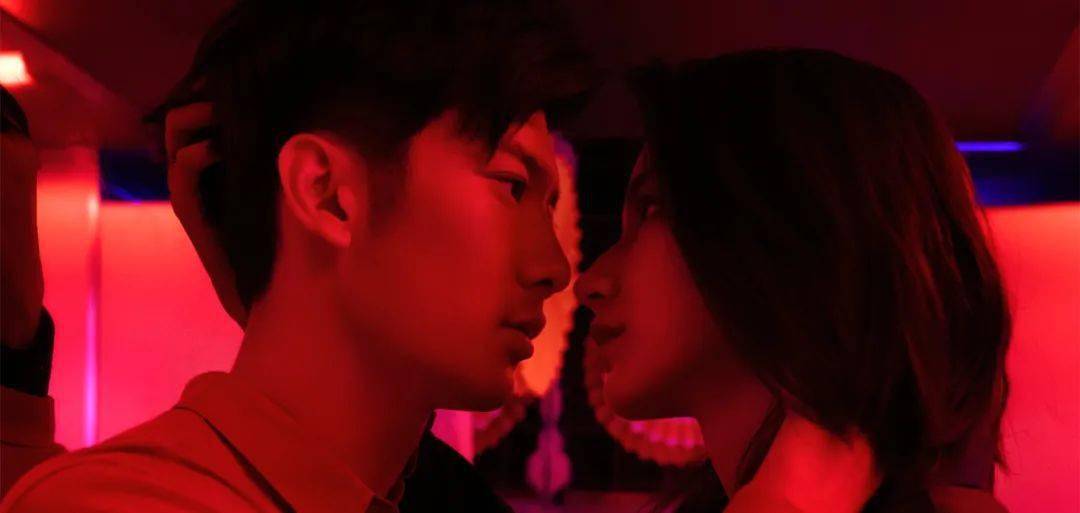 穿越|年度最敏感国剧,有人看两分钟就飙脏话了