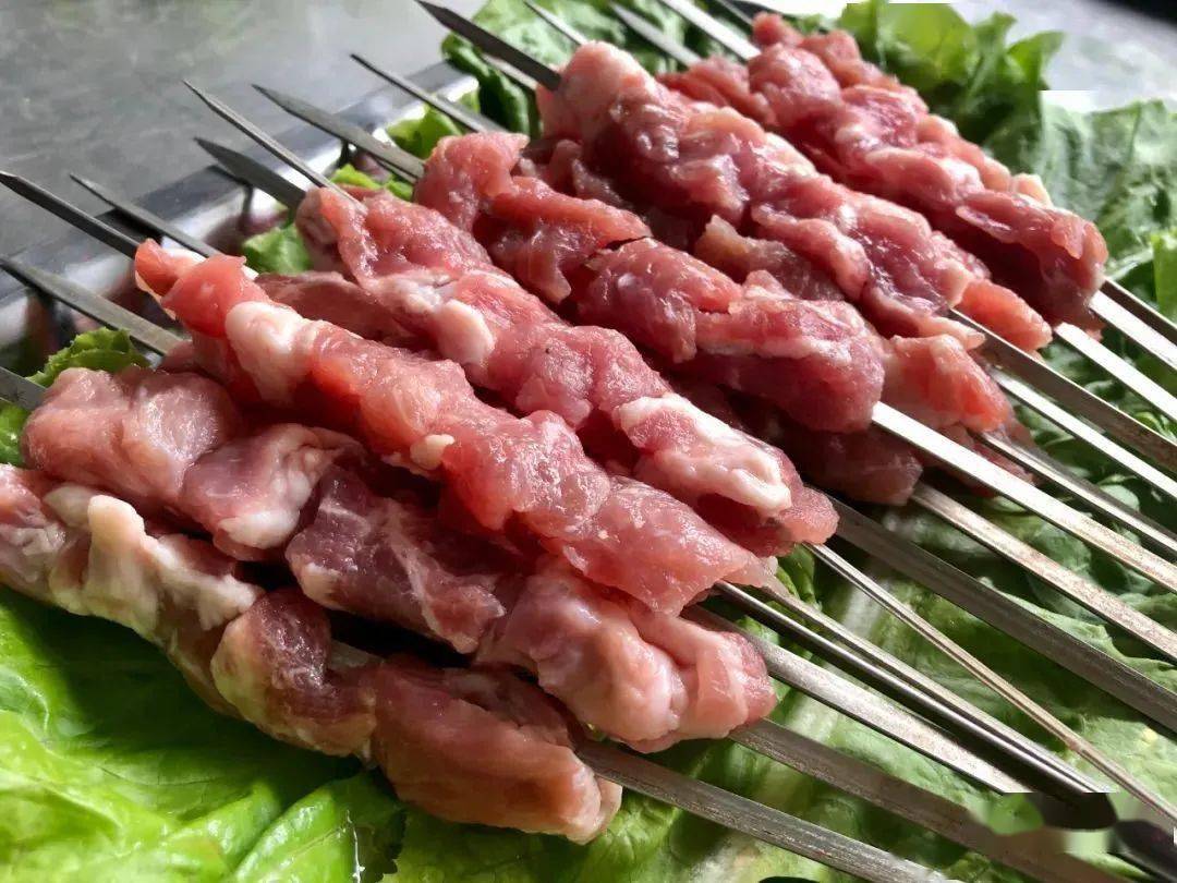 云南特色烧烤34人餐79元购带皮五花肉猪肉板筋十串烤肠五串千叶豆腐五