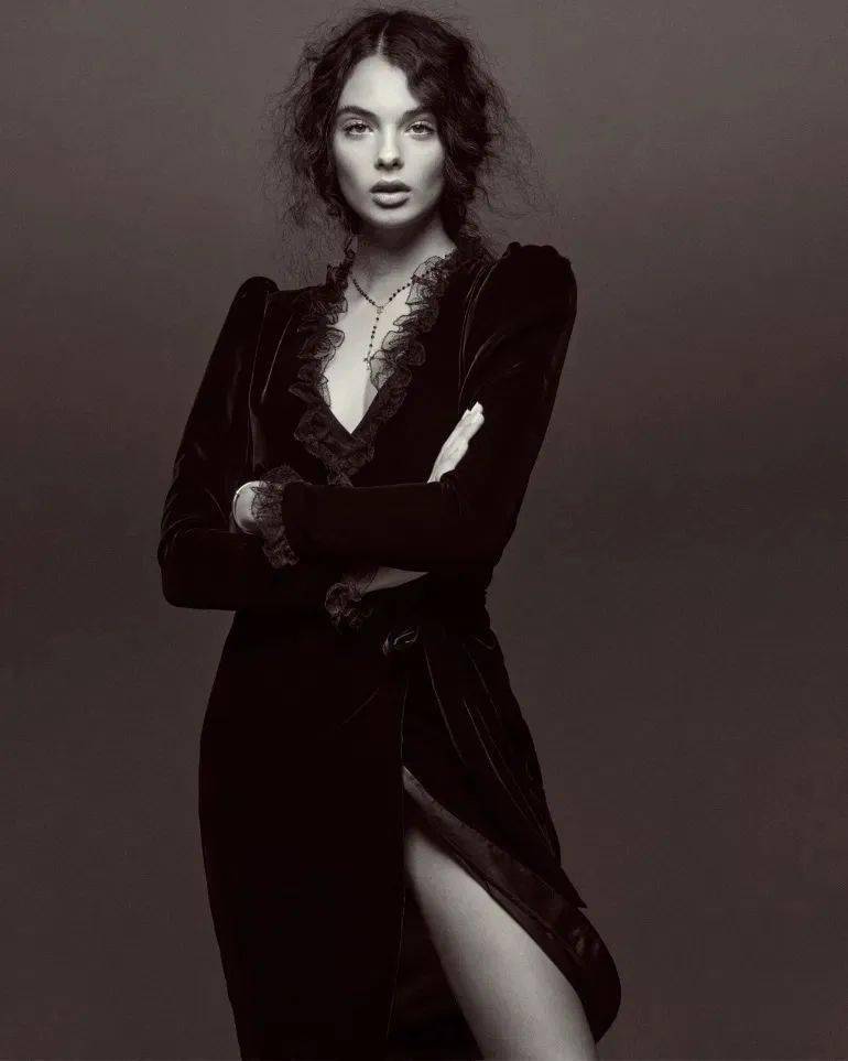 气质|全世界都在等的那个她，长大了！