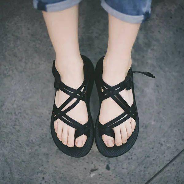 凉鞋砍男术男生都爱这样穿凉鞋的女生夏日凉鞋集合