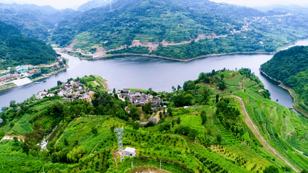 贵州这条高速通车后,美景藏不住了!_余庆