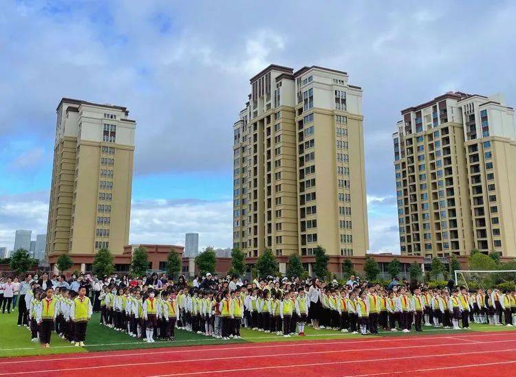 【民大附小】洛龙校区:童心向党,筑梦起航