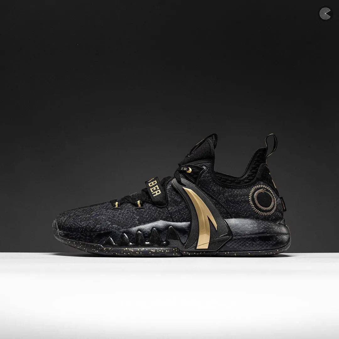 @Weocia|致敬科比！「黑曼巴配色」海沃德 GH2 实物释出