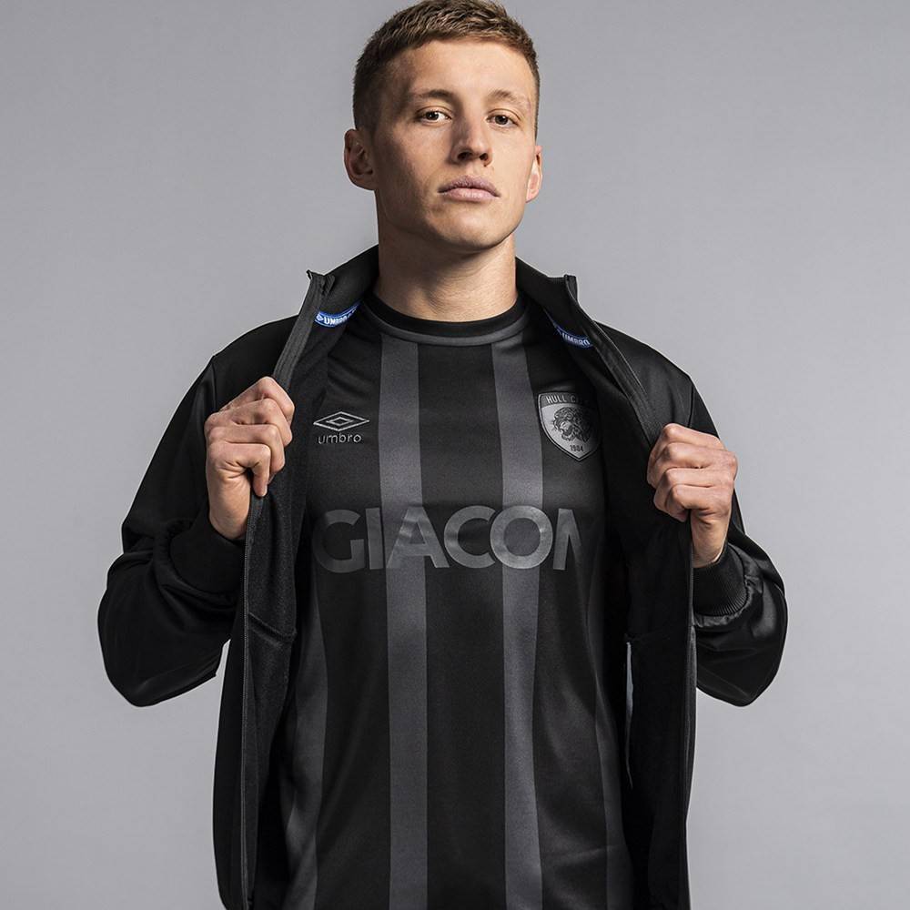 赫尔城发布202122赛季客场球衣