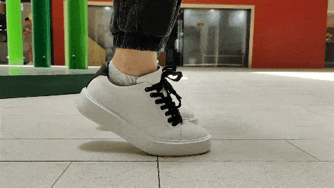 设计|怎么穿都不会皱的小白鞋,增高3cm,柔软轻盈,超显腿长!