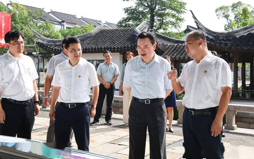 座谈会前,方文浜一行还赴唐寅故居文化区,费仲琛故居,中街路社区,苏州