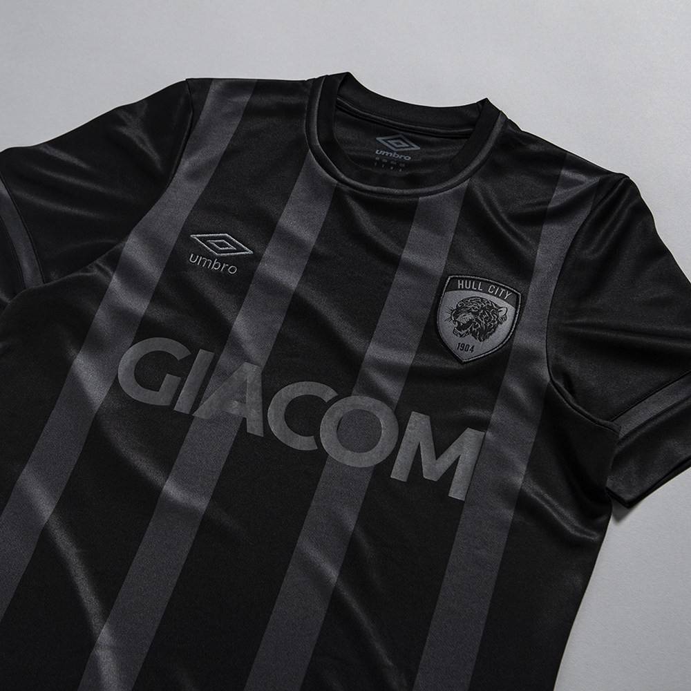 赫尔城发布202122赛季客场球衣