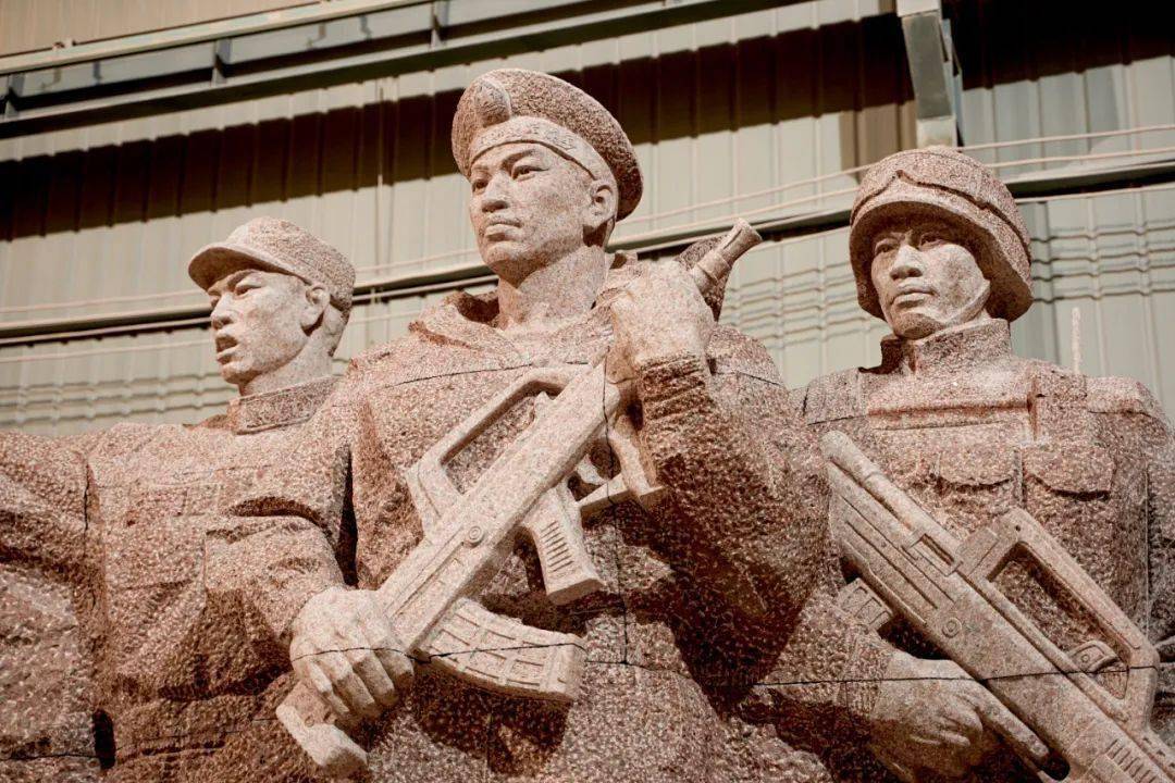 围观雕塑总长442米惠安制造走向深蓝献礼建党百年