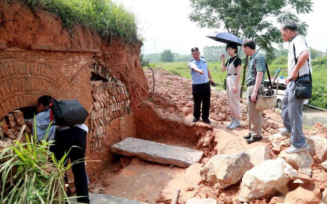 长安实践桂林警方破获一起现行古墓盗窃案